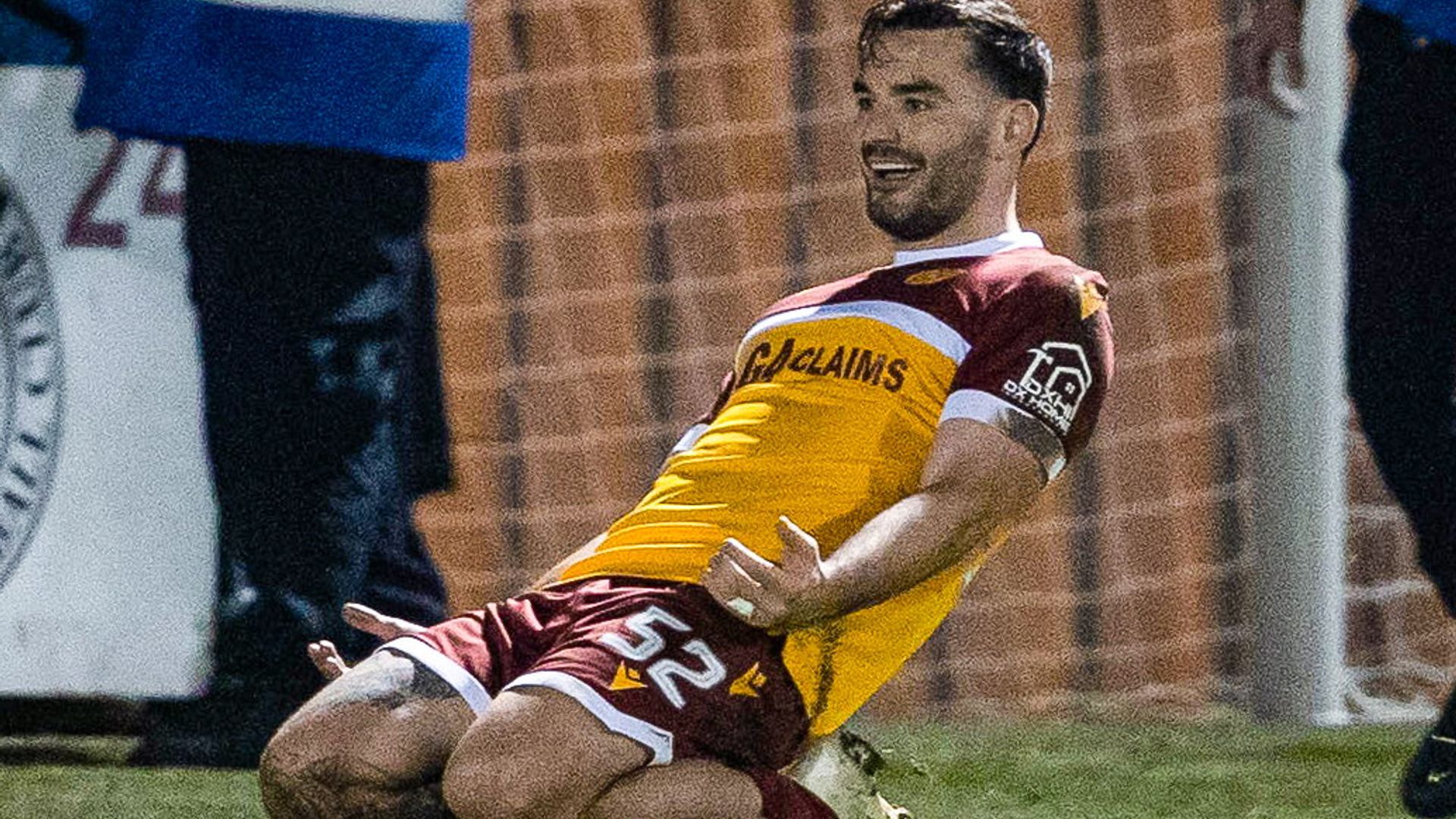 Watt nets late Motherwell winner to haunt former side St Mirren