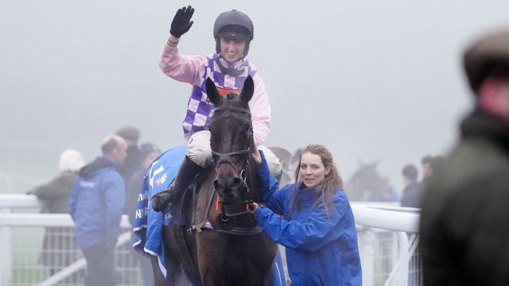 Val Dancer digs deep for Welsh Grand National gold