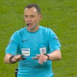 A first for VAR! Ref announces to stadium that Solanke goal is disallowed!