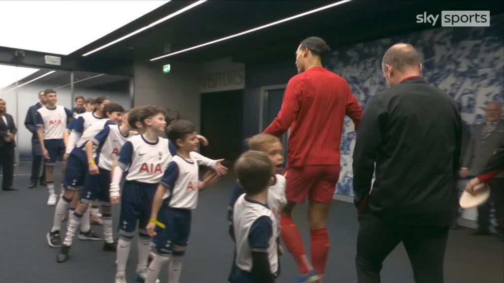 ‘We have no defenders!’ | Spurs mascots send hilarious message to Van Dijk!