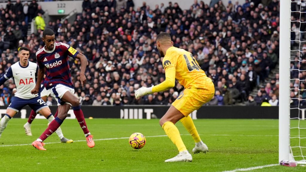 Tottenham 1-2 Newcastle highlights