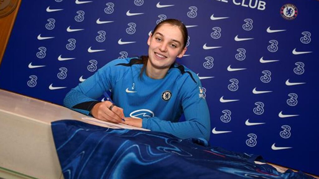 WSL latest: Nouwen pens Chelsea contract extension