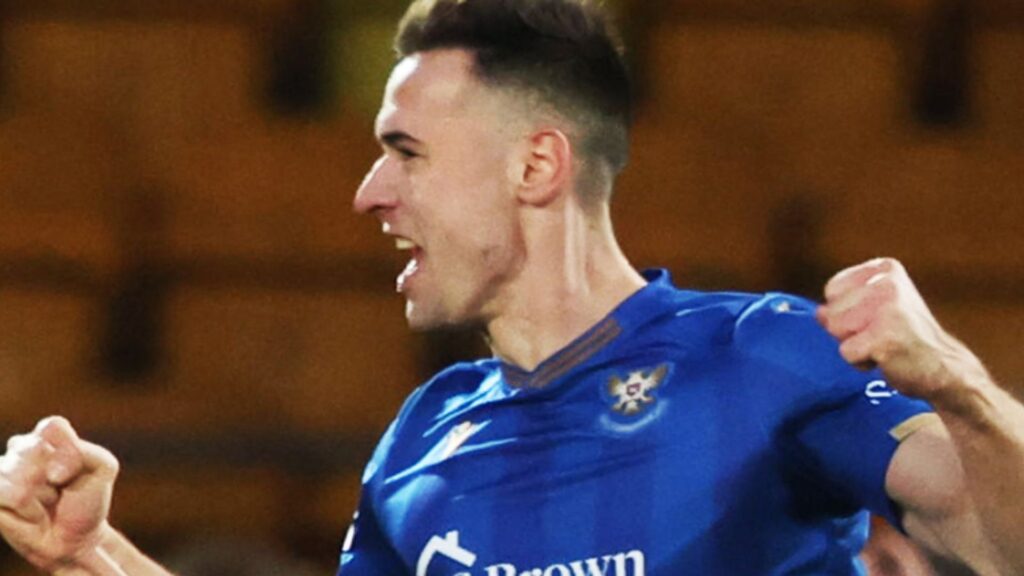 St Johnstone score twice late on to snatch crucial win over Motherwell