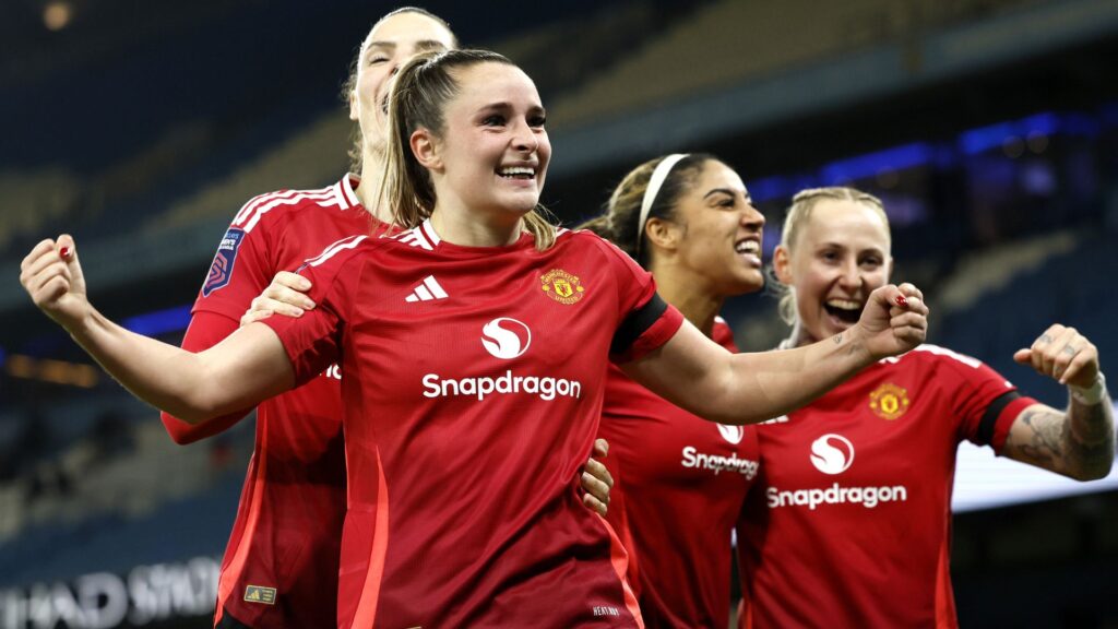 WSL: Man Utd still ahead in incredible Manchester derby LIVE! & highlights