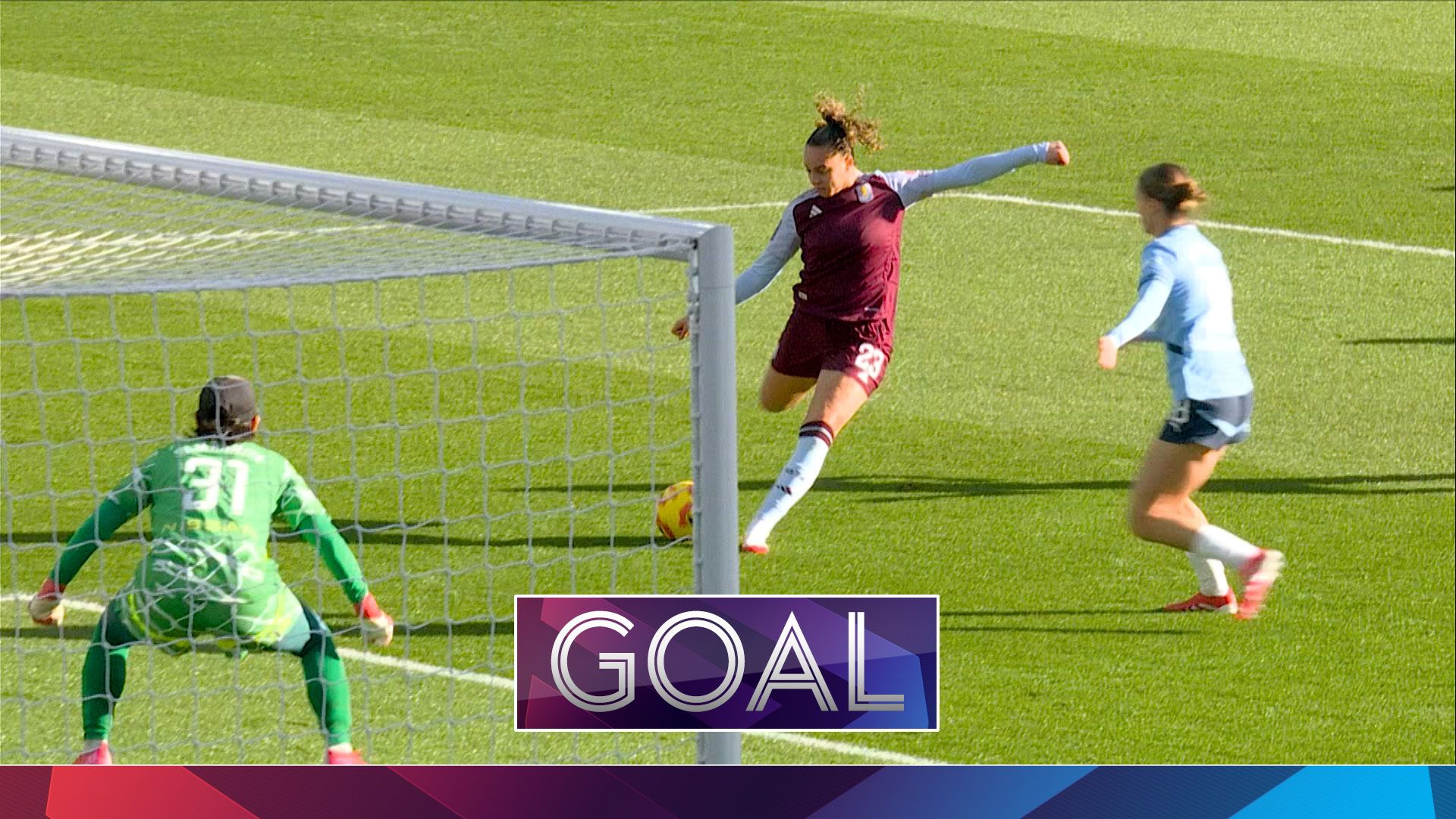 ‘She SMASHES it home!’ | Grant strikes to put Villa ahead against City!