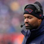 Patriots fire Mayo after one season as head coach