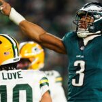 Love throws three picks as Packers exit playoffs to Eagles