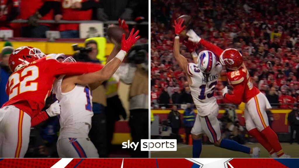 UNBELIEVABLE CATCH! Hollins takes brilliant grab against Chiefs!