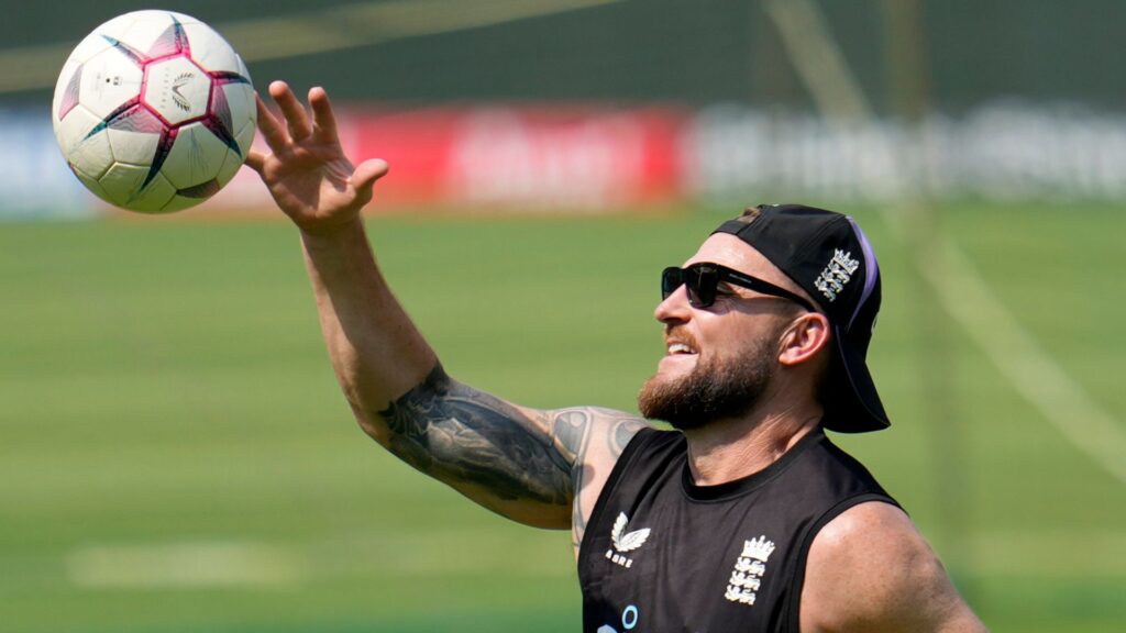 McCullum defends England training schedule after KP criticism