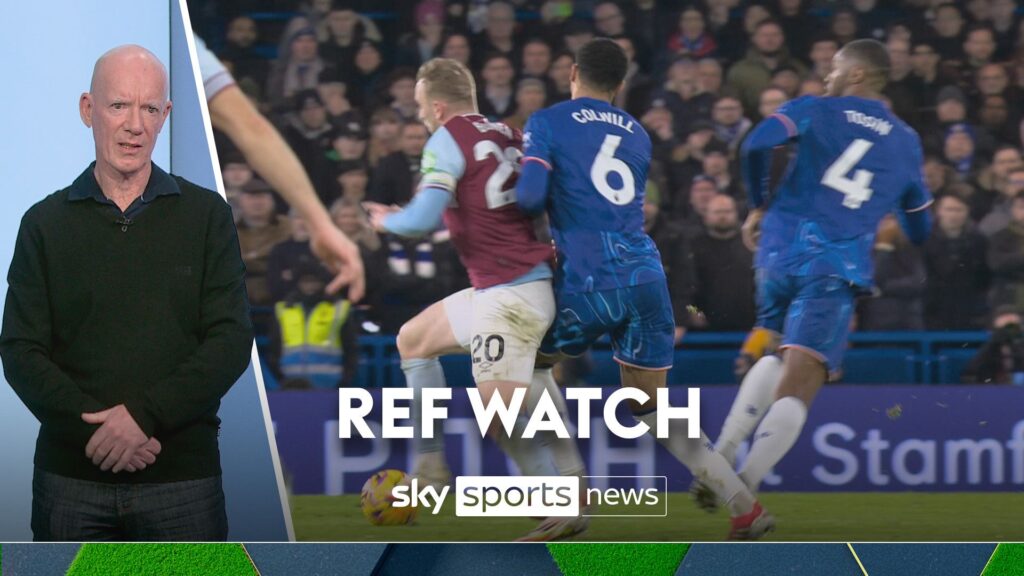 ‘A BLATANT foul!’ | Ref Watch analyse Colwill’s barge before Chelsea equaliser