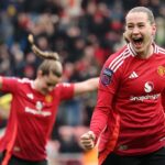 WSL LIVE! Man Utd score third vs Palace & rampant Arsenal three up on Spurs