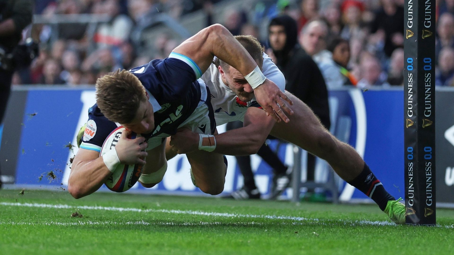 Six Nations LIVE! Scotland on top but missing chances vs England