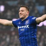 Ten-player Ipswich earn precious point at Villa