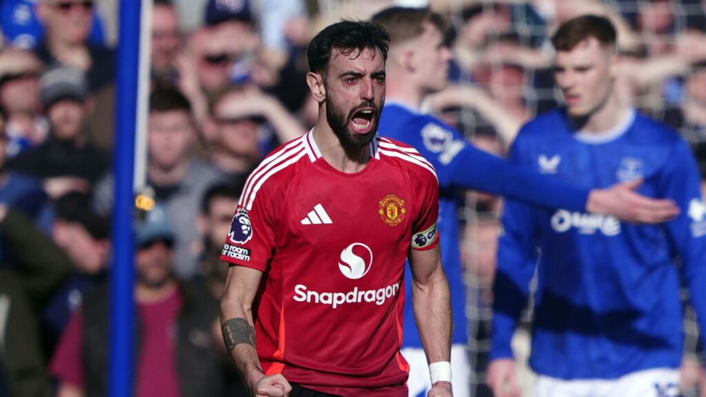 Man Utd survive penalty scare after Fernandes inspires comeback at Everton