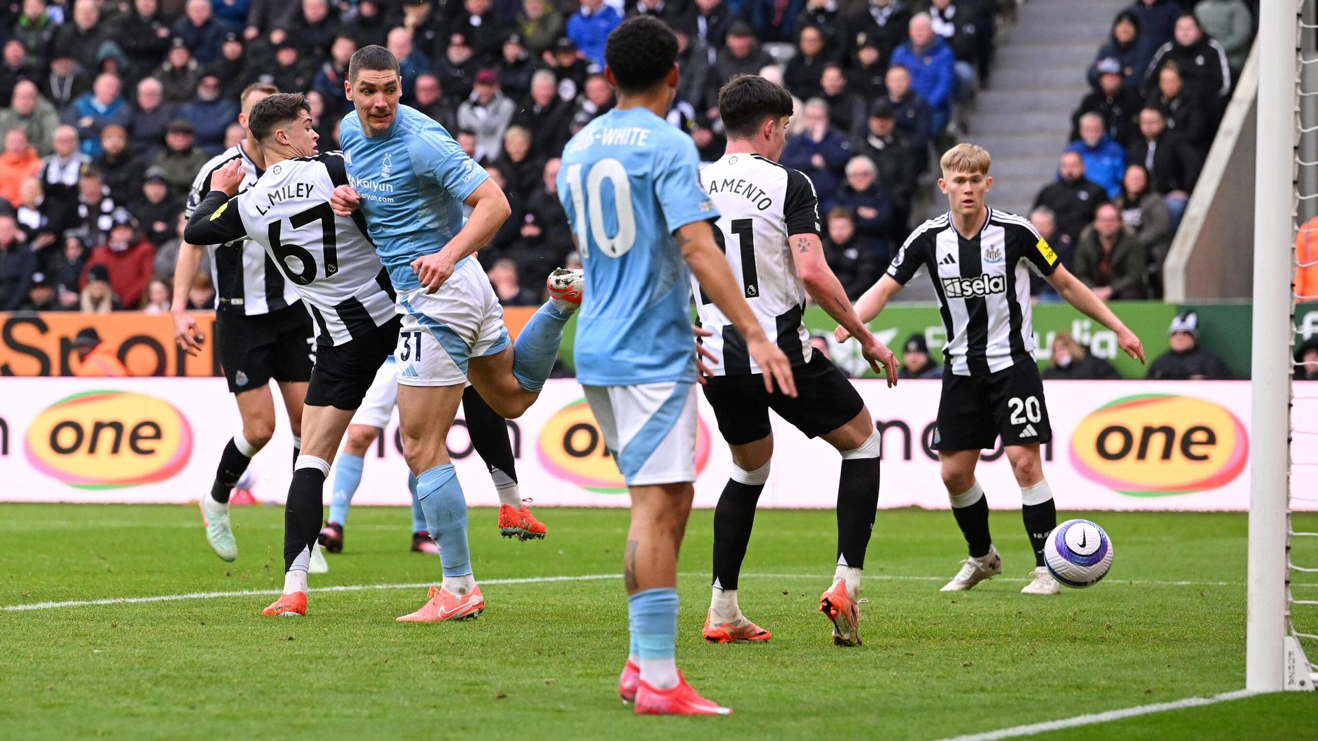 Forest respond after Newcastle scored four in 11 mins LIVE!