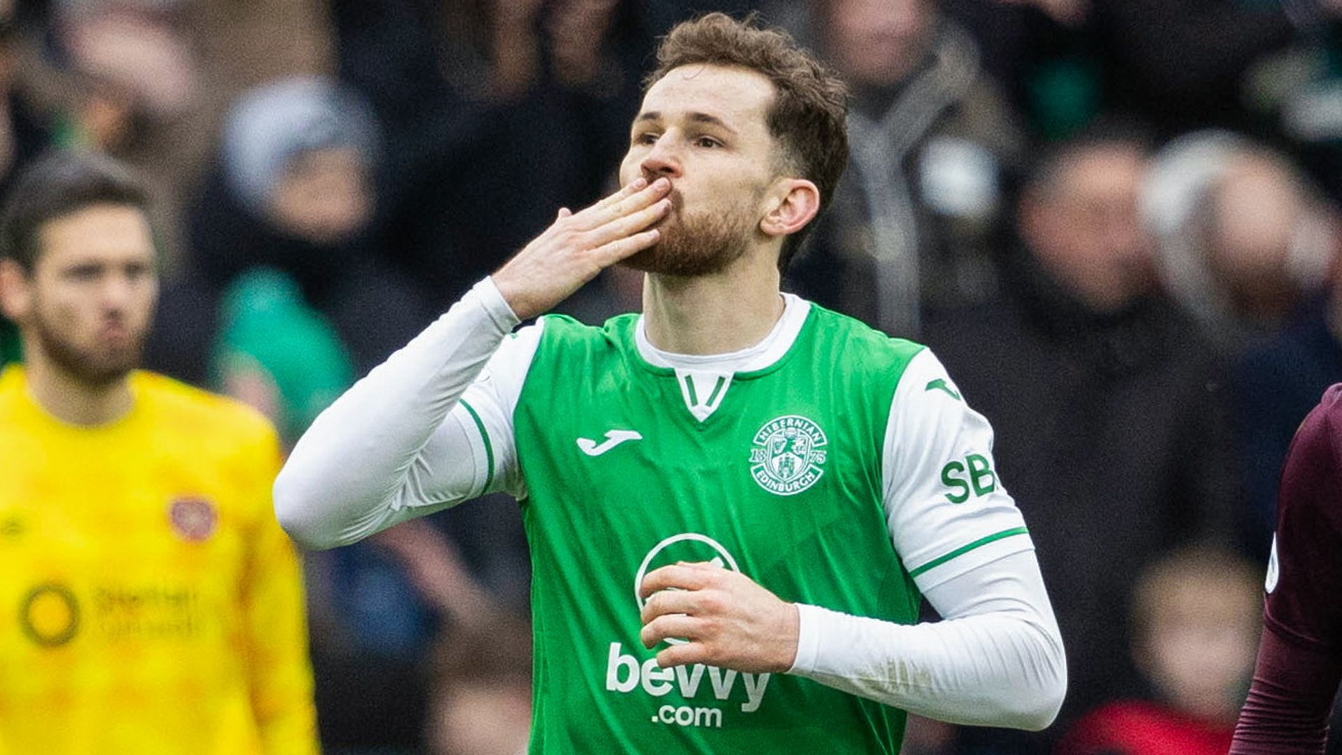 Iredale stunner seals Edinburgh derby win for Hibs