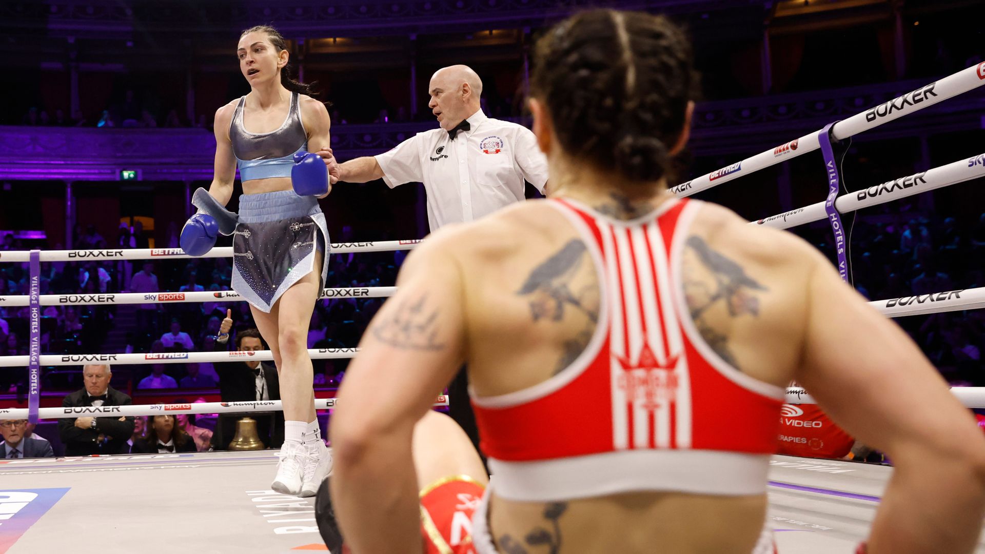 Artingstall drops Chapman to win first British women’s featherweight title