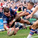 Saints win at Wakefield to move top of Super League