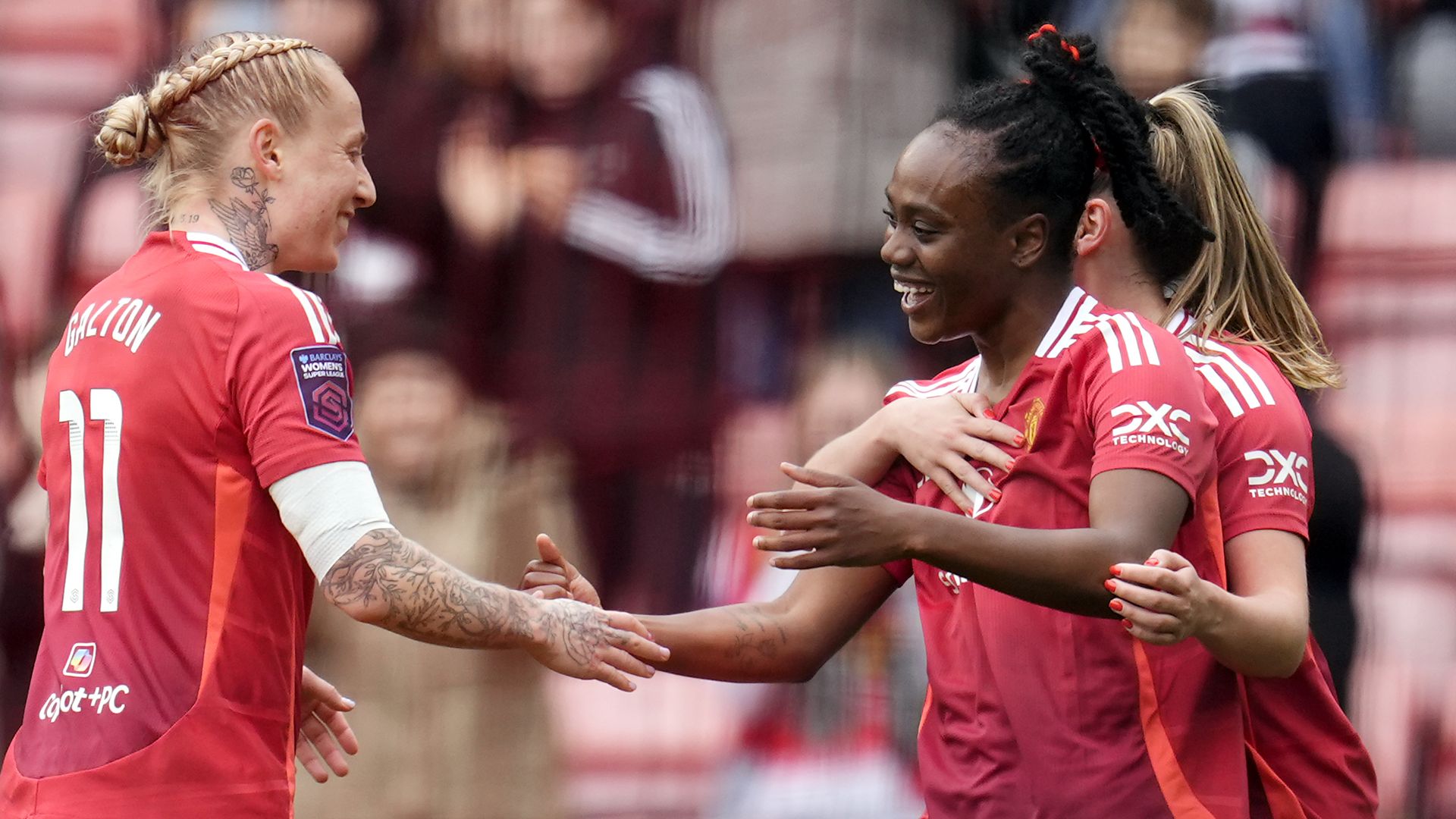 WSL LIVE! Galton adds Man Utd second against Leicester