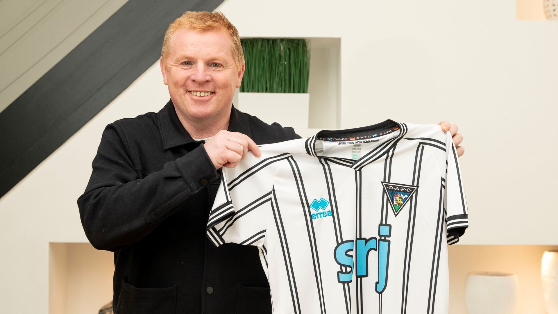 Lennon makes managerial return with Dunfermline