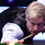 Robertson whitewashes fellow former world champion Bingham 10-0