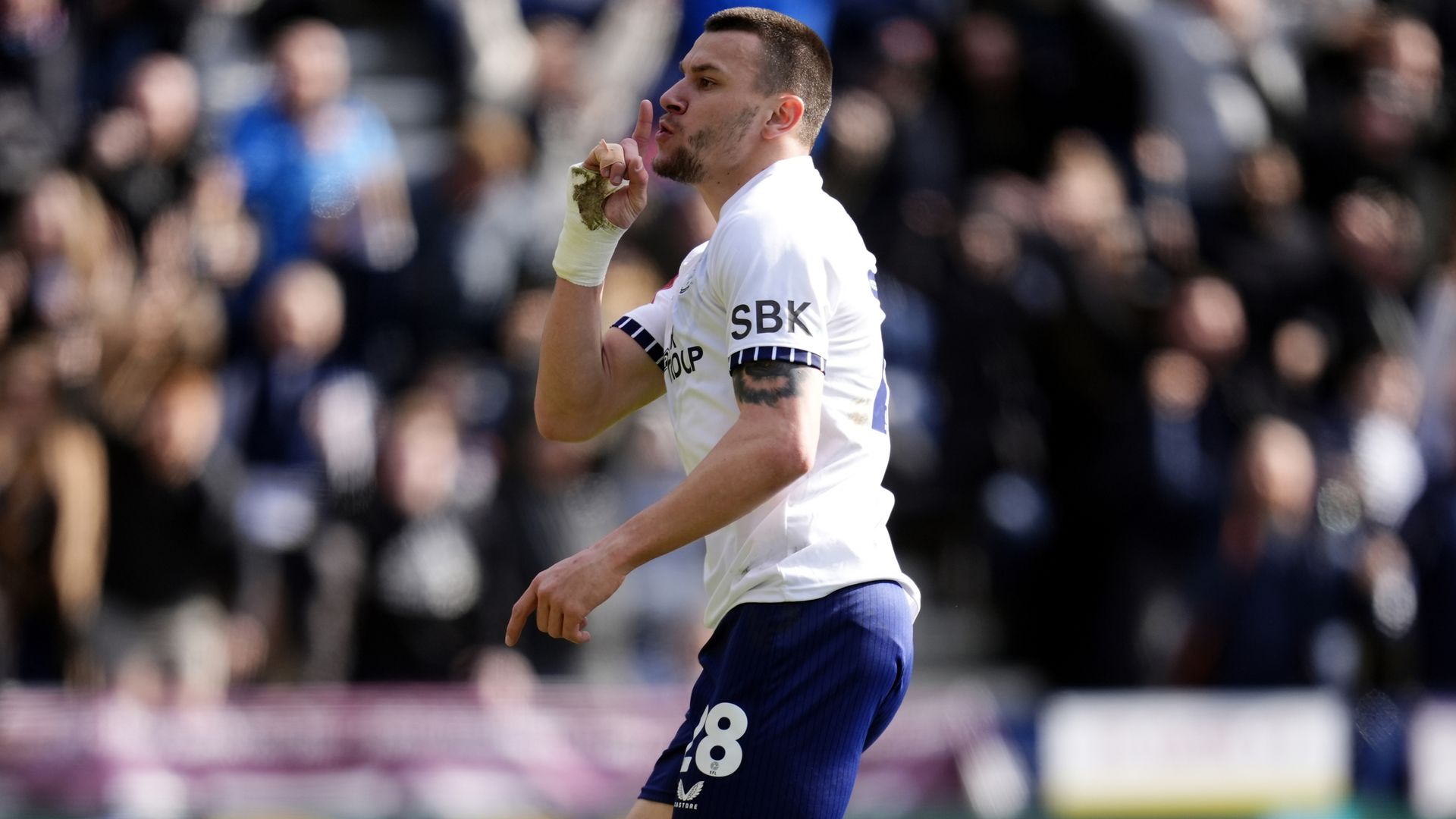 Osmajic taunts Burnley as Preston book quarter-final spot