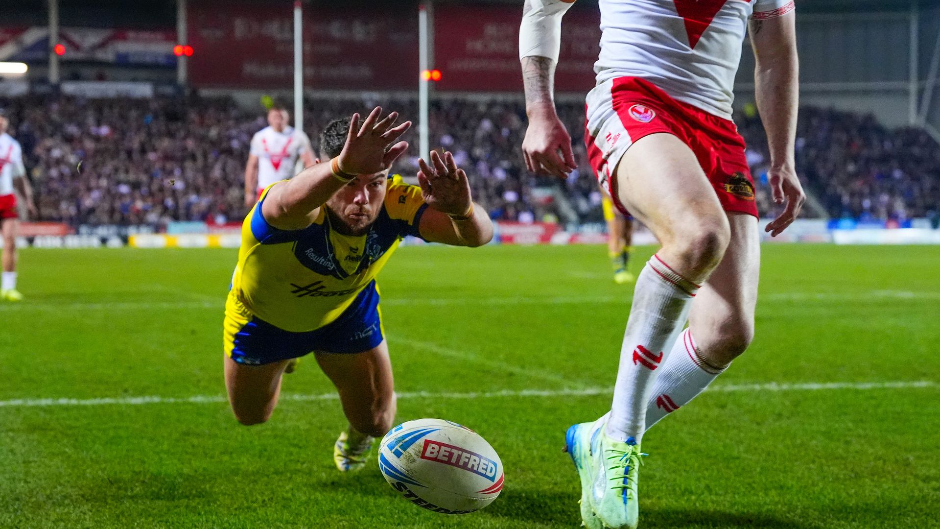 Super League recap: Warrington the victors in tight battle with St Helens