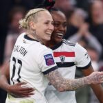 WSL: Man Utd see off Aston Villa to maintain top three chase LIVE! & highlights